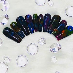 Smoke & Mirrors||Press-on Nail Set